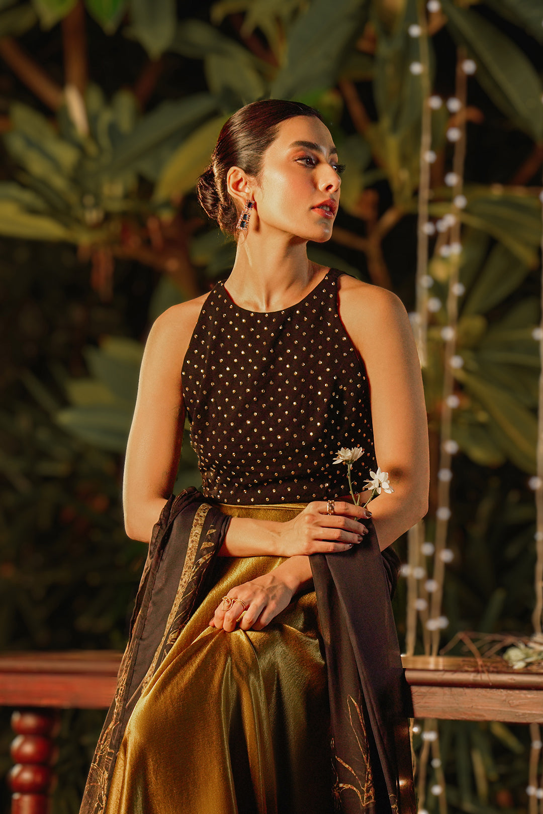 Isagai Crop Top & Skirt (Sleeveless)