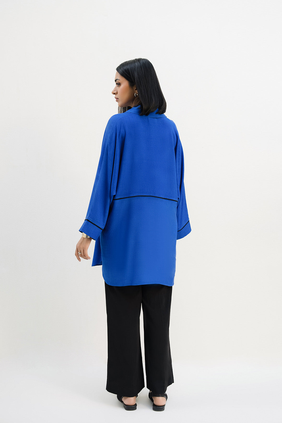 Contrast Pipping Button Down