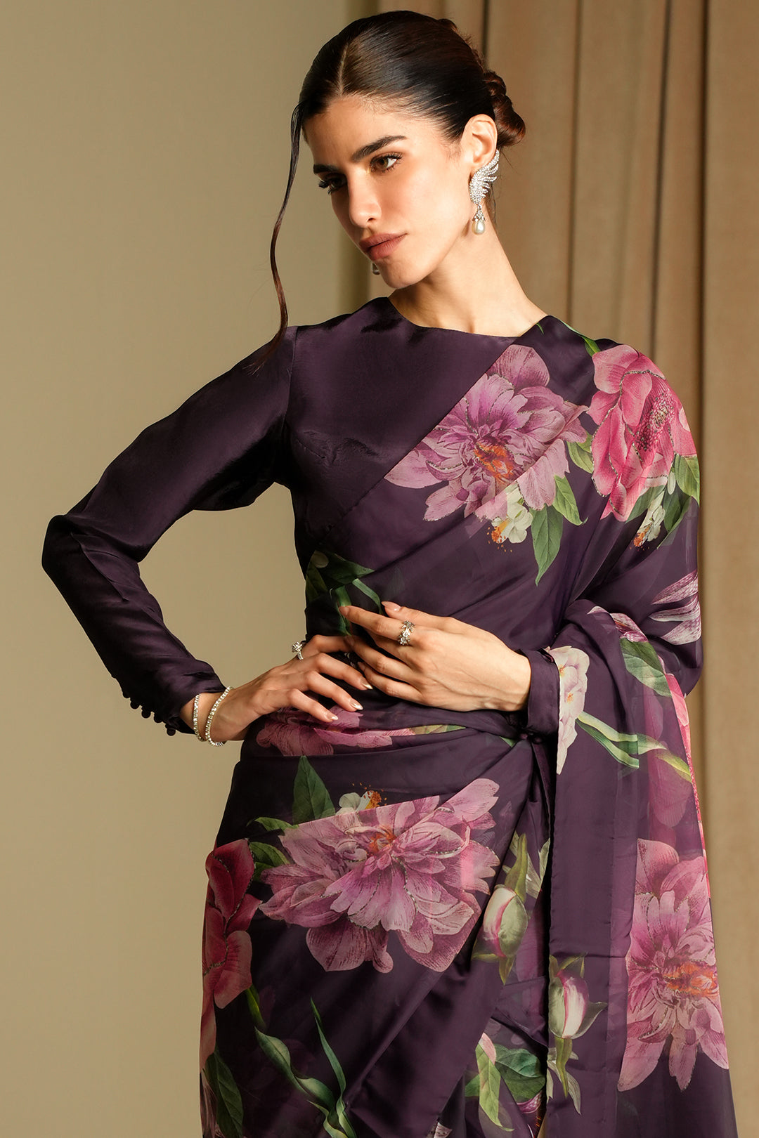 Aleina Crop top & Saree (2Pc)