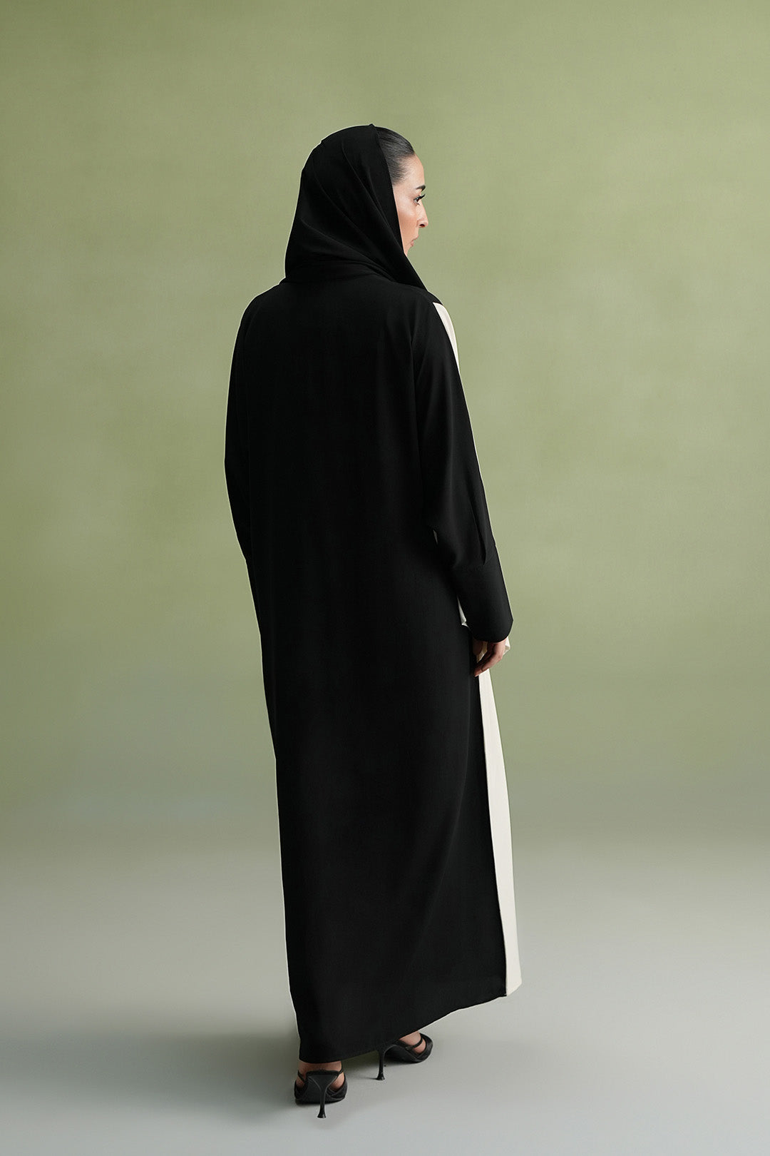 Monochrome Abaya