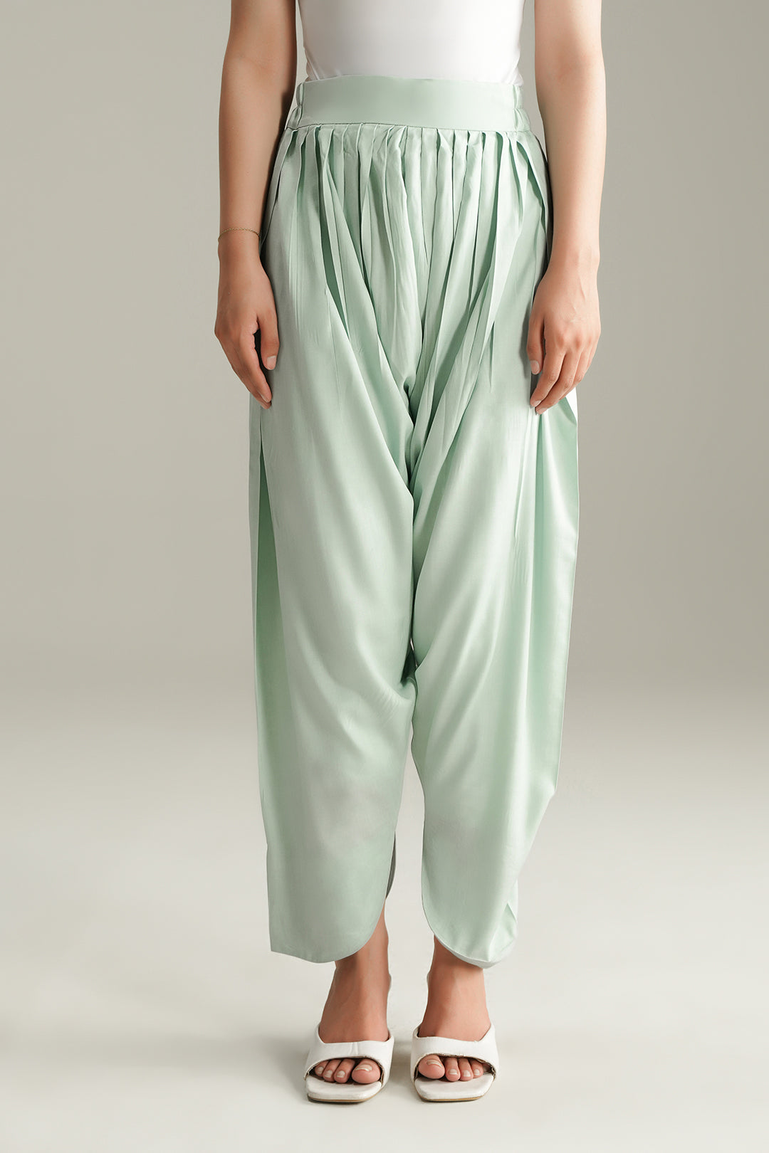 Ayreen Shalwar