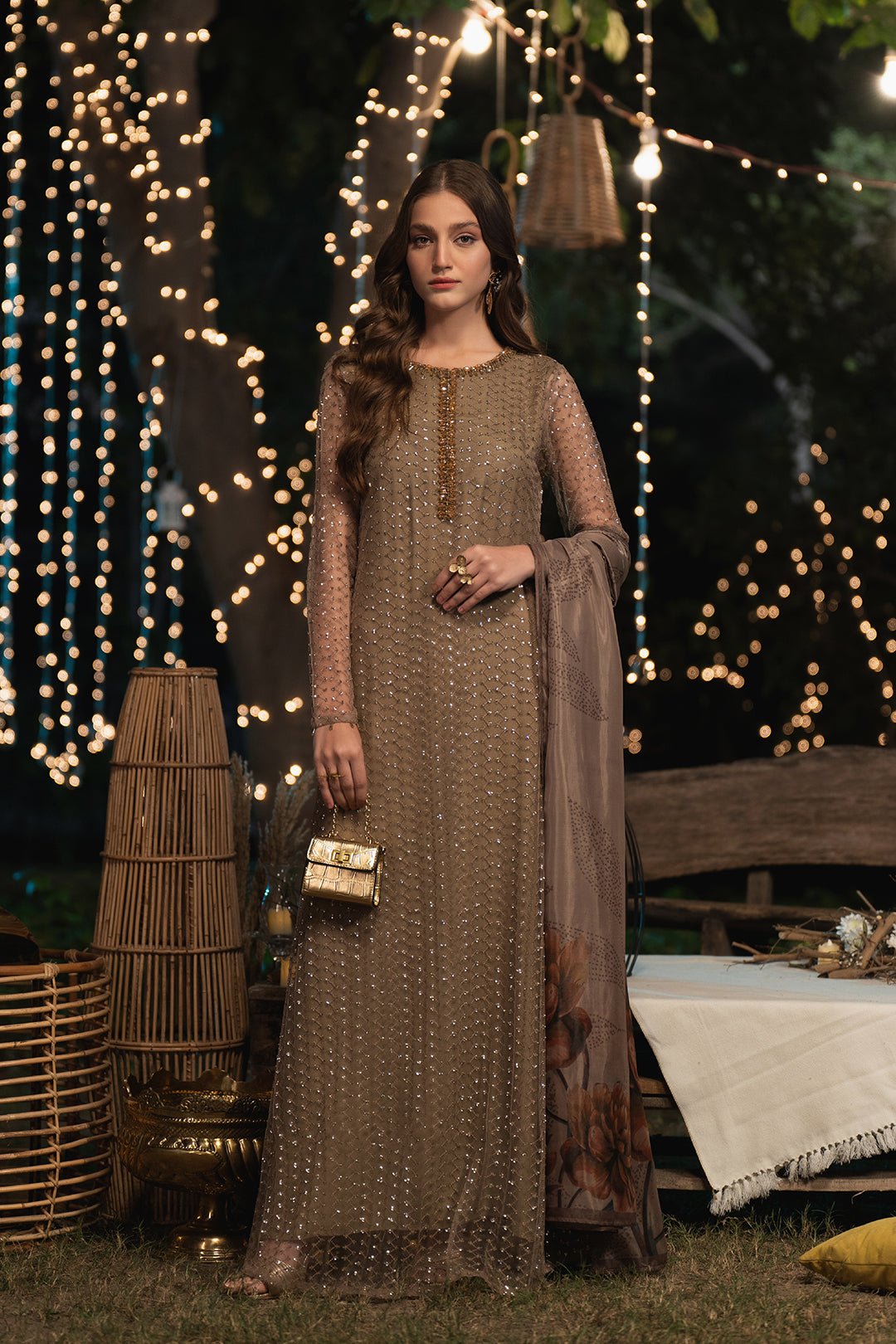 Dulur Dupatta