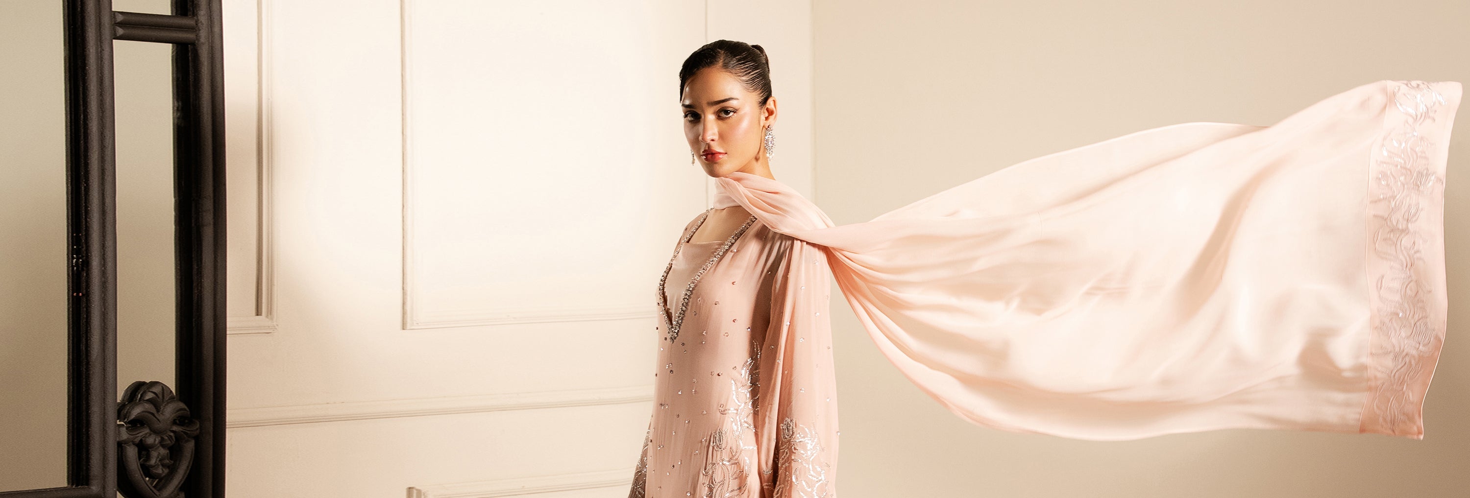 Lulusar Ready-to-Wear Formal Dresses: Redefining Elegance for Women Lulusar Ready-to-Wear Formal Dresses: Redefining Elegance for Women