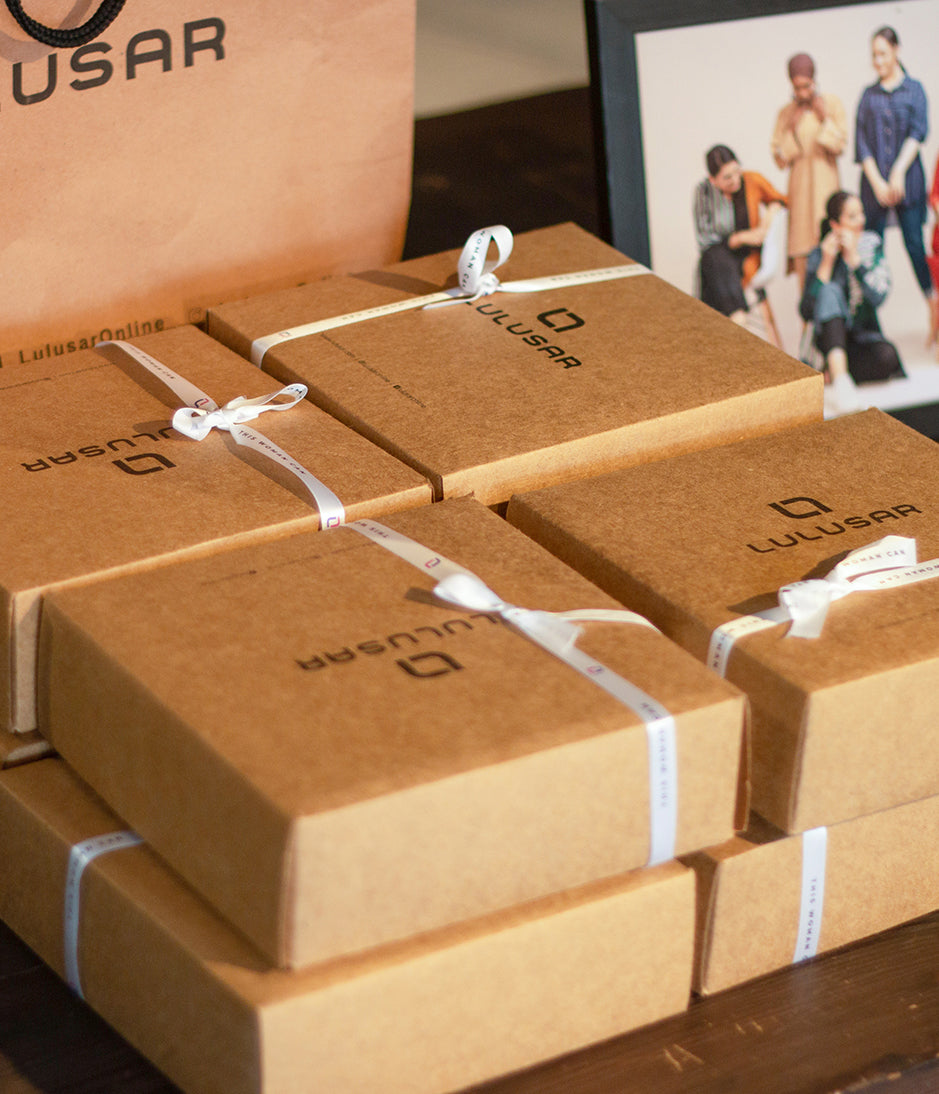 Lulusar Outlets Who We Are - Our Team | LULUSAR – Lulusar