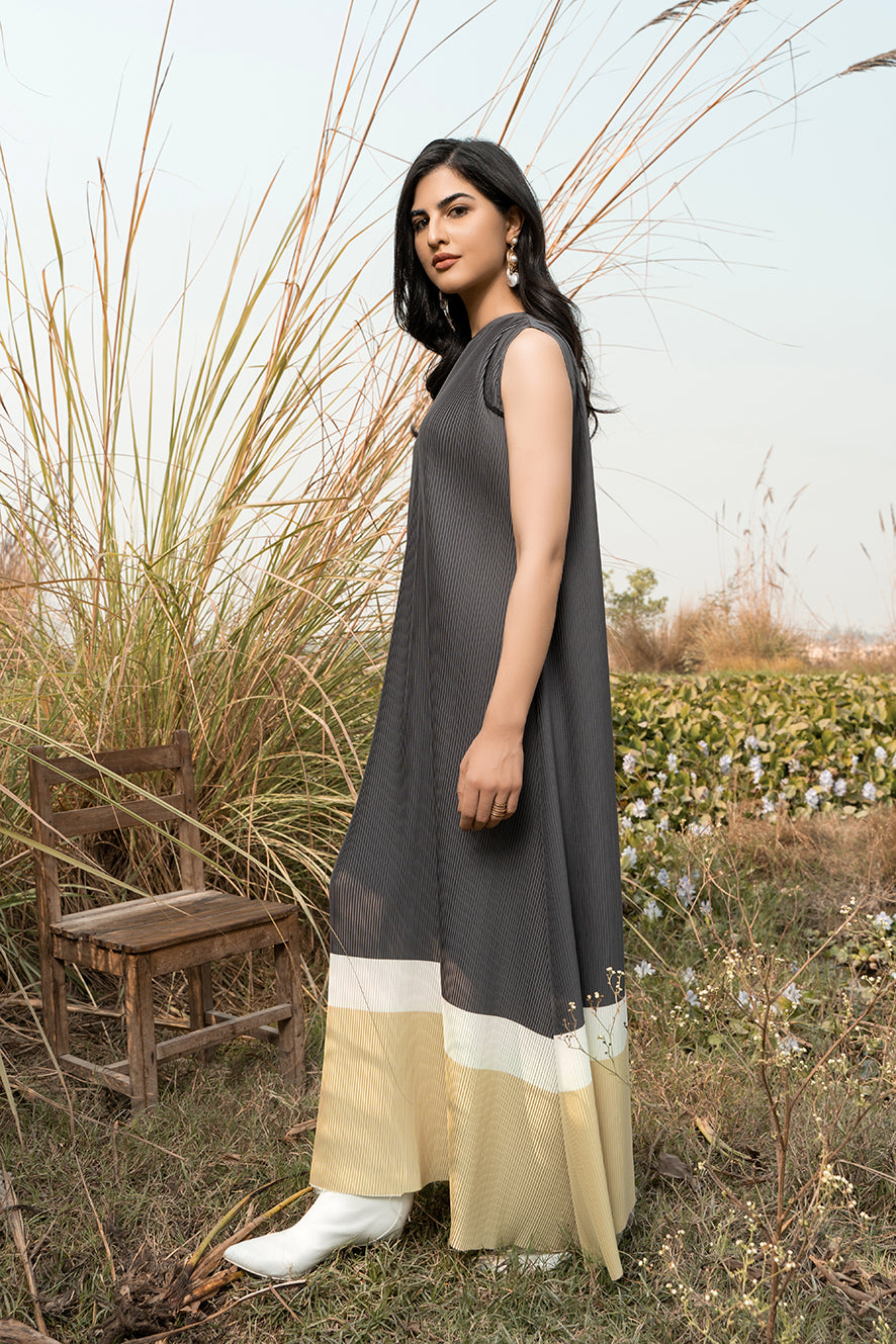 Unar Pleated Dress (Sleeveless)