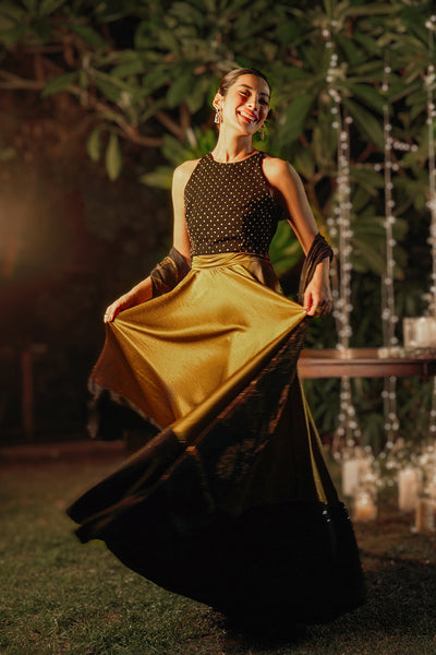 Isagai Crop Top & Skirt (Sleeveless)