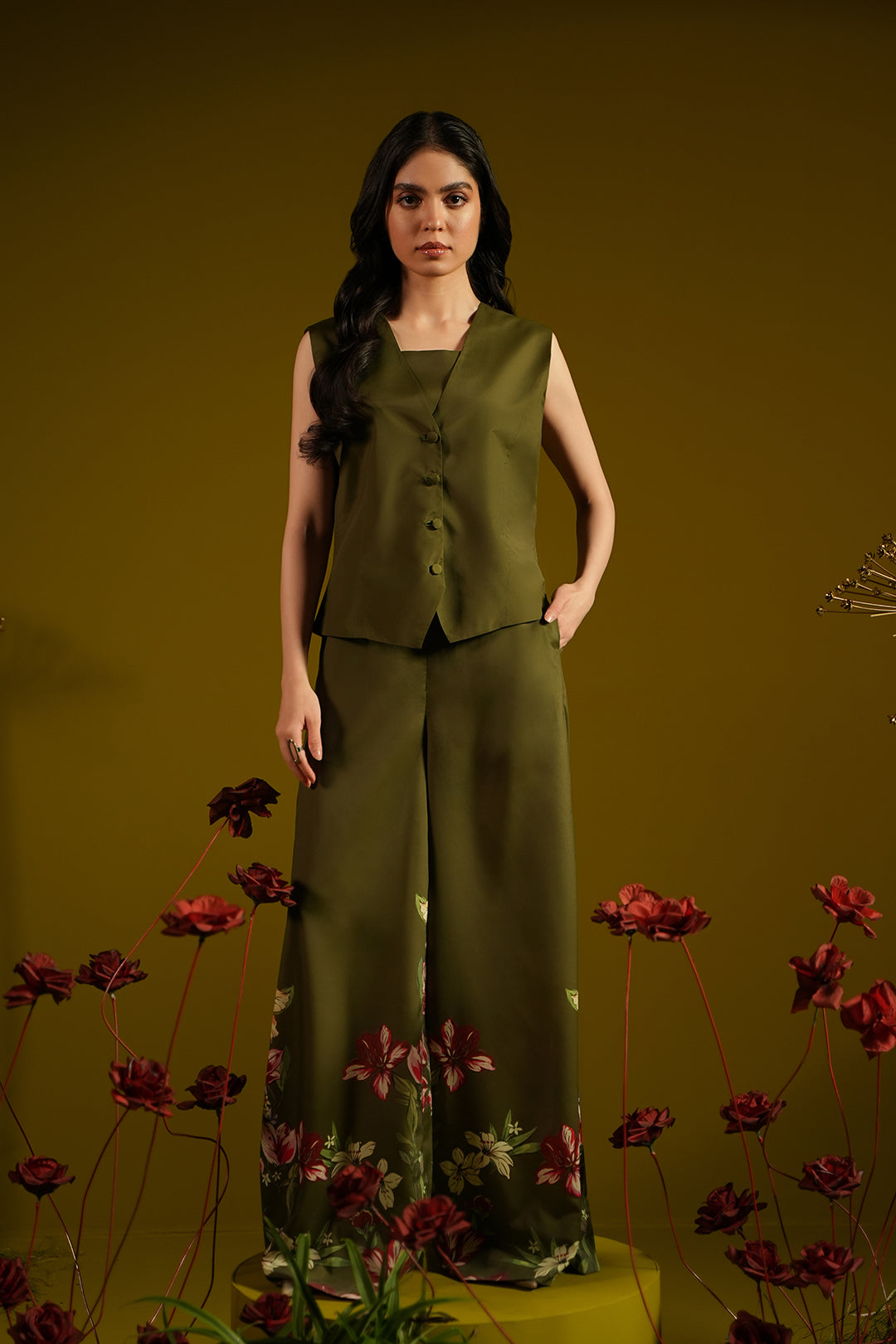 Maniar Vest