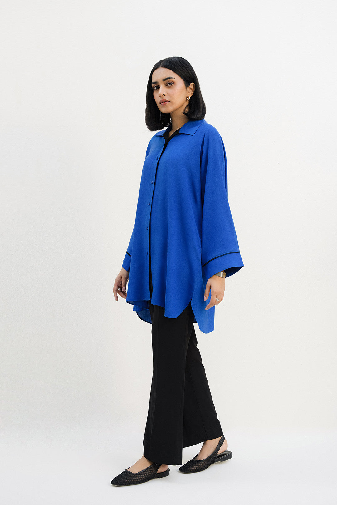 Contrast Pipping Button Down