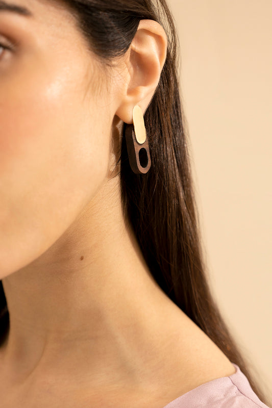 Hollow-Wood Oval Earrings