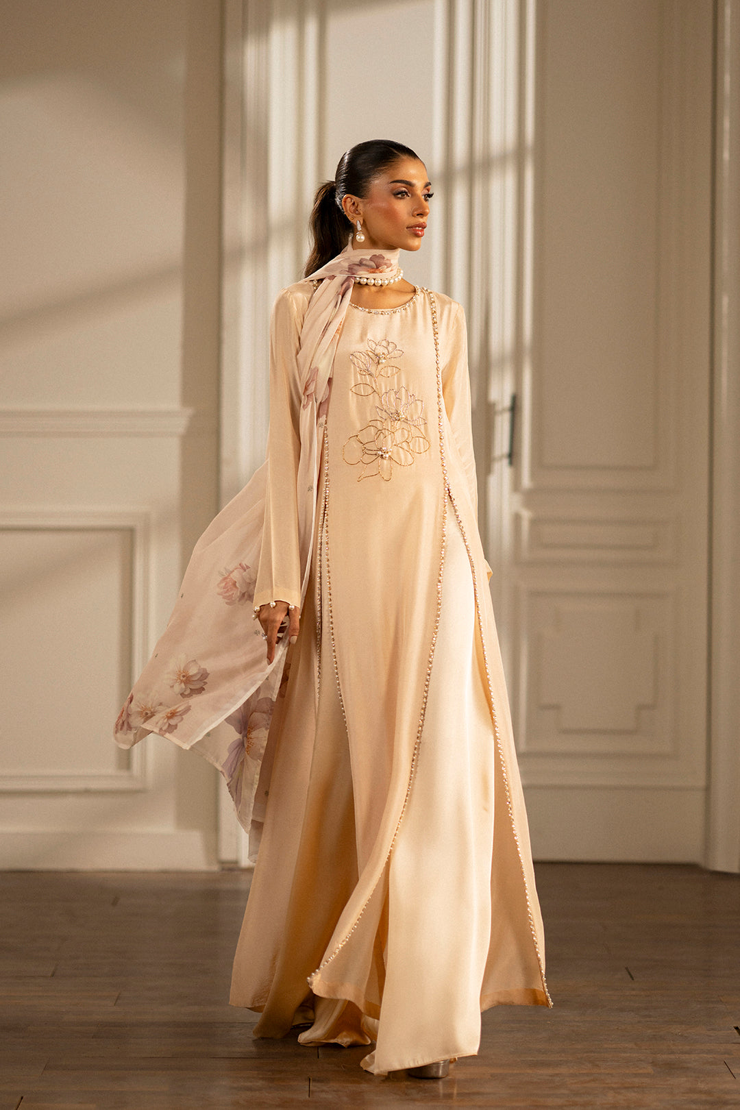 Munaz Dupatta