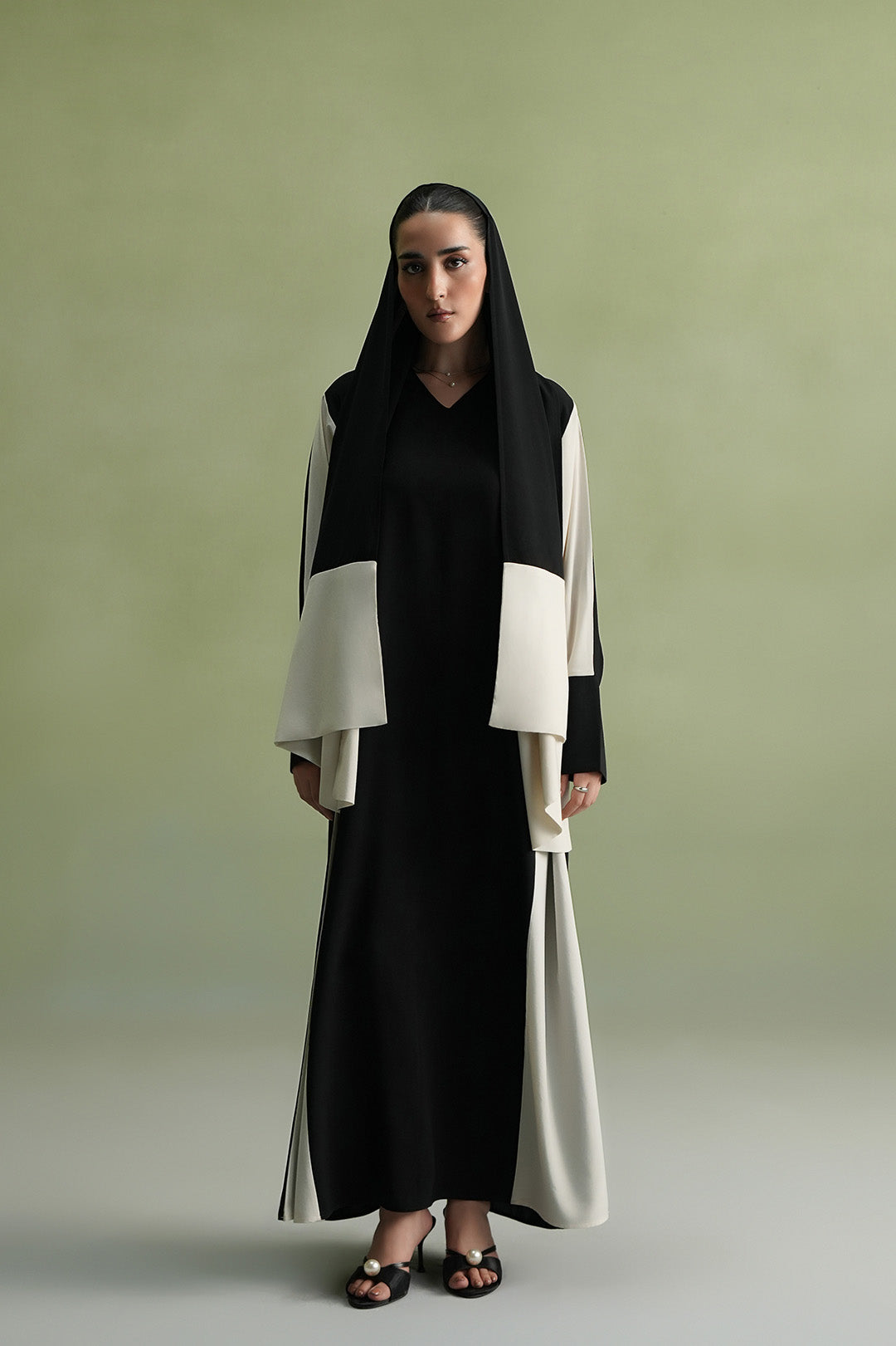 Monochrome Abaya