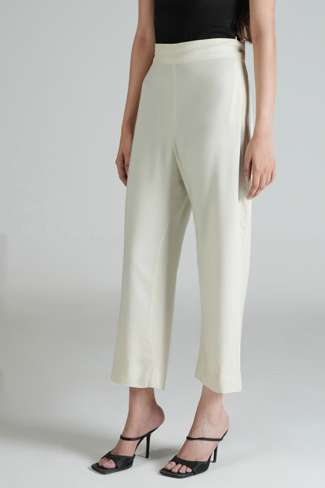 Emour Tapered Pants