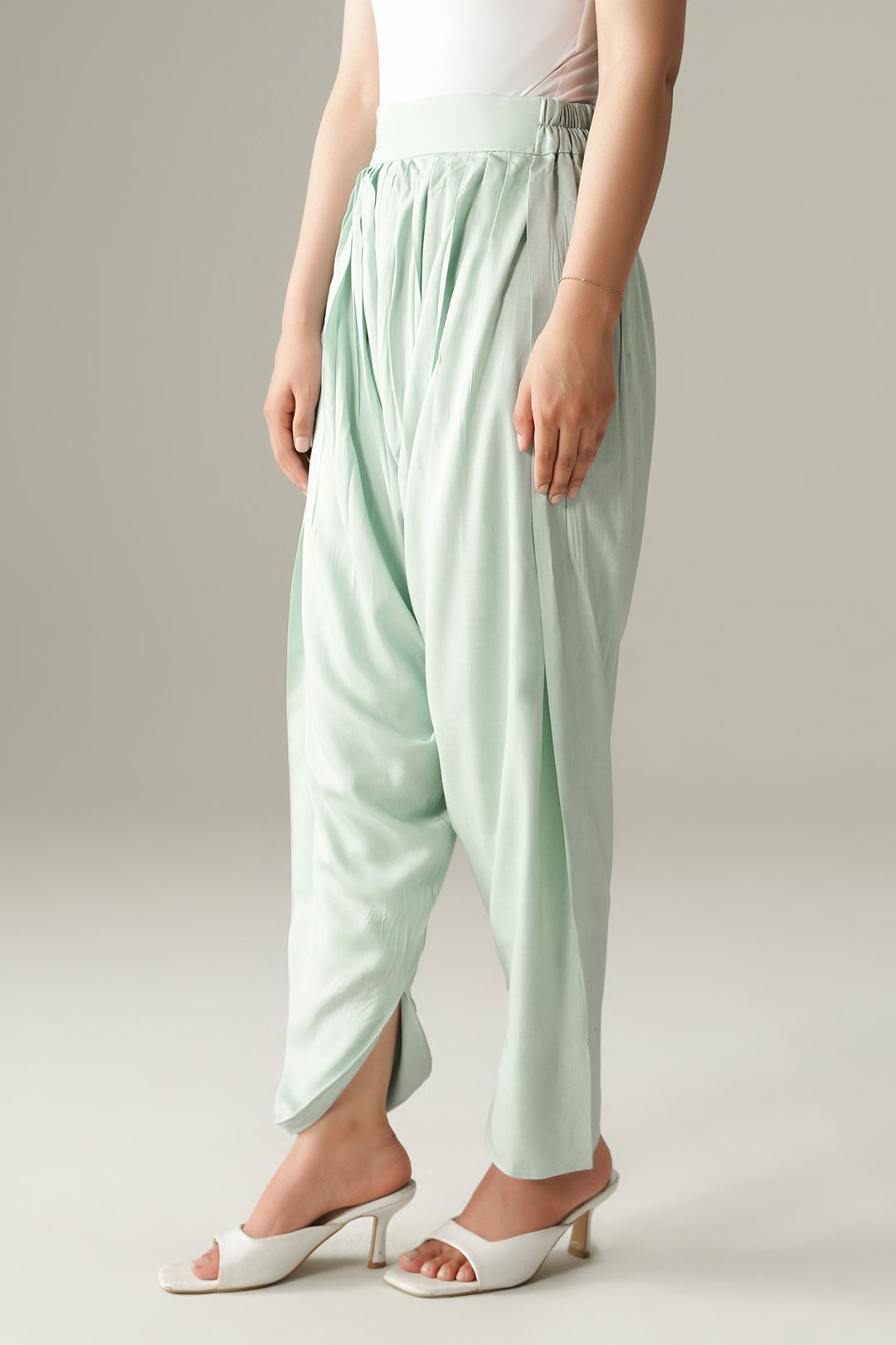 Ayreen Shalwar