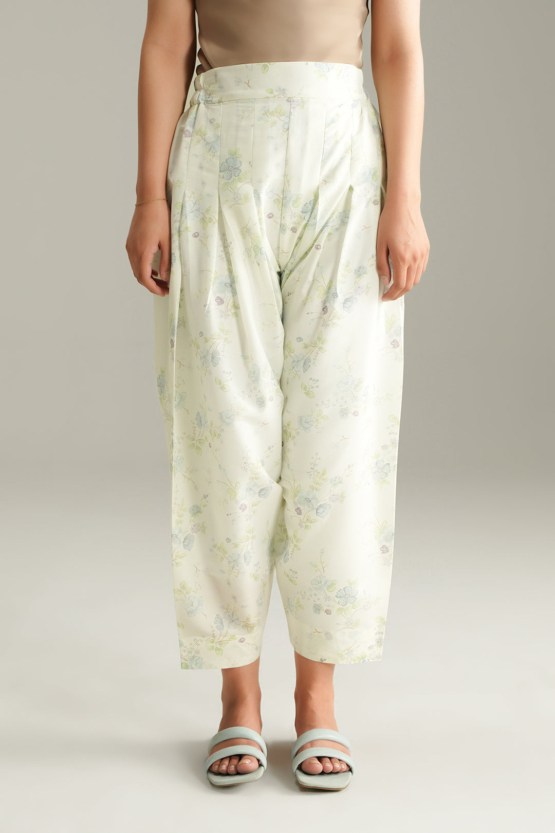 Roheen Shalwar