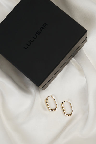 U-Shaped Geometric Hoops