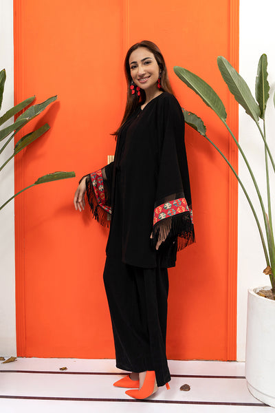 Onyx Tribe Shrug